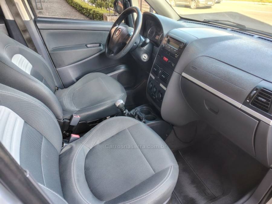 FIAT - IDEA - 2011/2012 - Prata - R$ 34.000,00