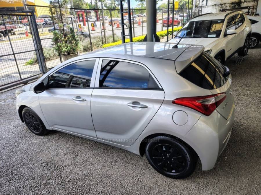 HYUNDAI - HB20 - 2014/2014 - Prata - R$ 42.000,00