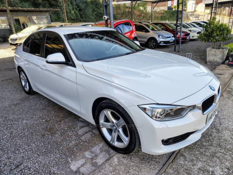 BMW - 320I - 2013/2014 - Branca - R$ 92.500,00