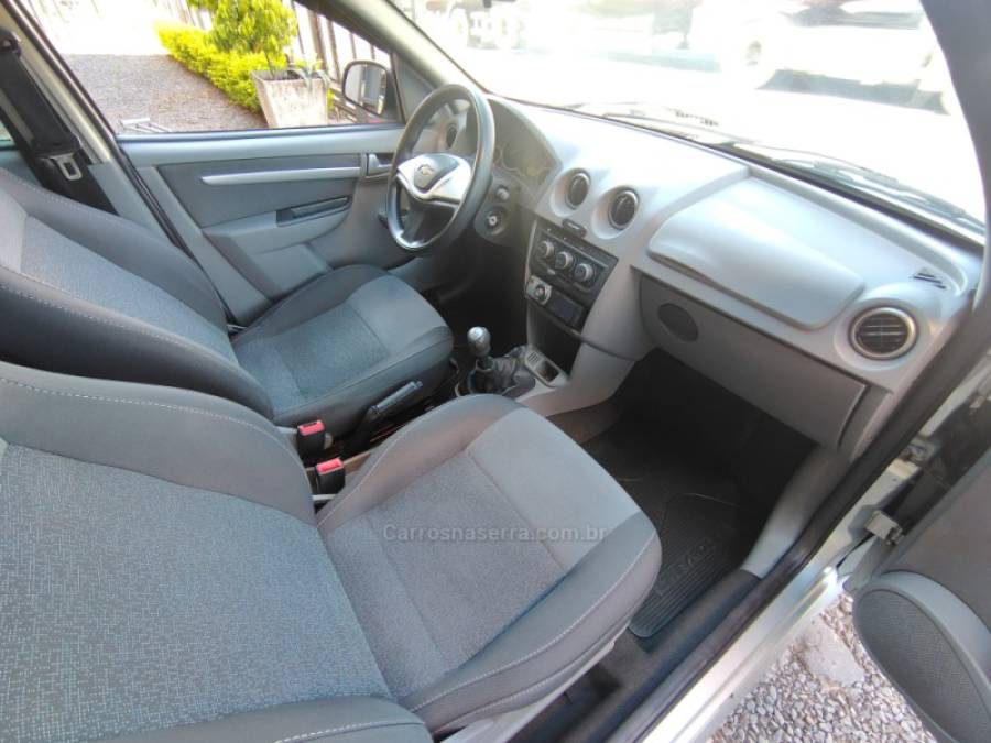 CHEVROLET - PRISMA - 2011/2012 - Prata - R$ 32.900,00