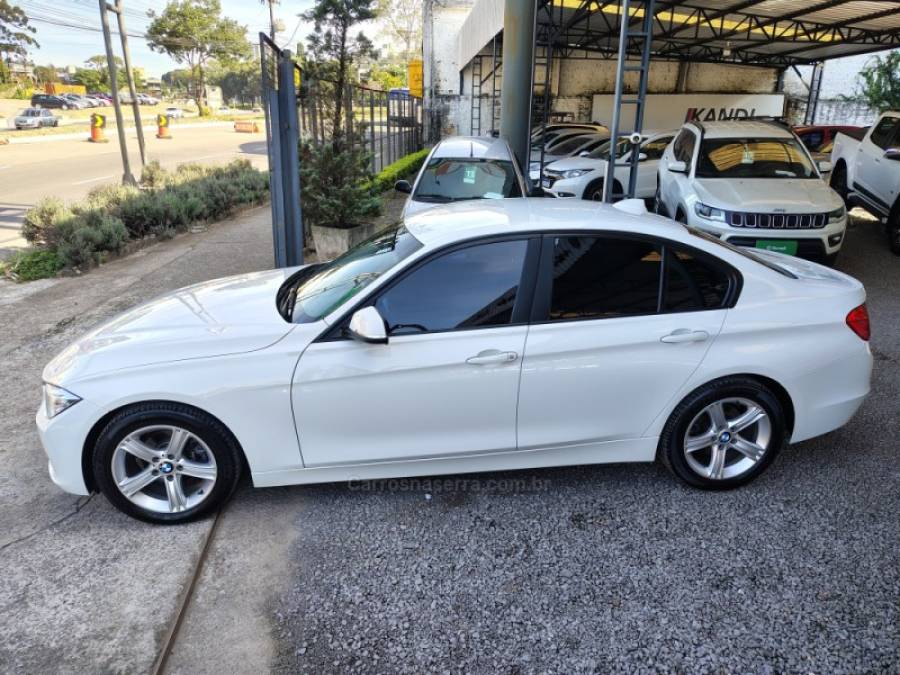 BMW - 320I - 2013/2014 - Branca - R$ 92.500,00