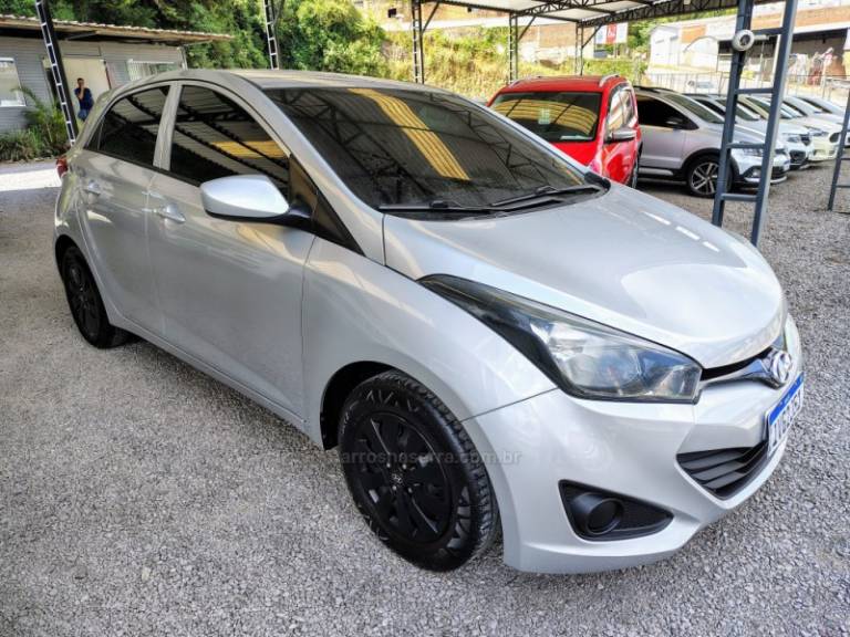 HYUNDAI - HB20 - 2014/2014 - Prata - R$ 42.000,00