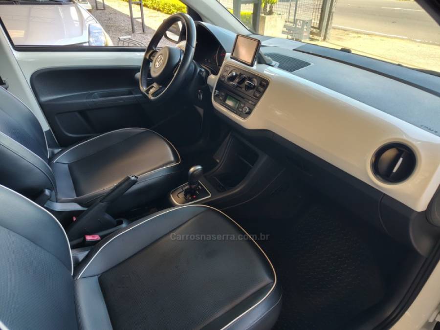 VOLKSWAGEN - UP - 2014/2015 - Branca - R$ 42.000,00