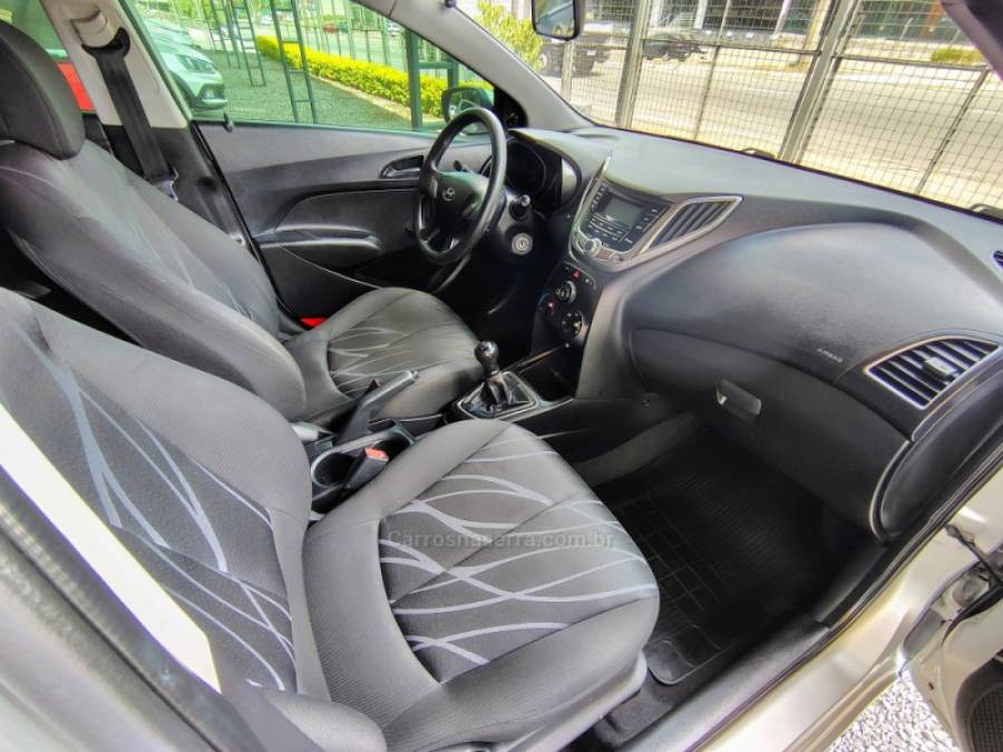 HYUNDAI - HB20 - 2014/2014 - Prata - R$ 42.000,00