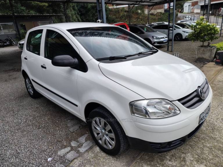 VOLKSWAGEN - FOX - 2007/2008 - Branca - R$ 24.900,00