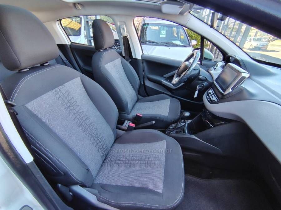 PEUGEOT - 208 - 2018/2018 - Branca - R$ 52.000,00