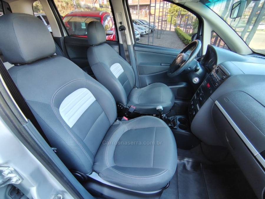 FIAT - IDEA - 2011/2012 - Prata - R$ 34.000,00