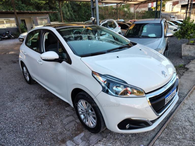 PEUGEOT - 208 - 2018/2018 - Branca - R$ 52.000,00