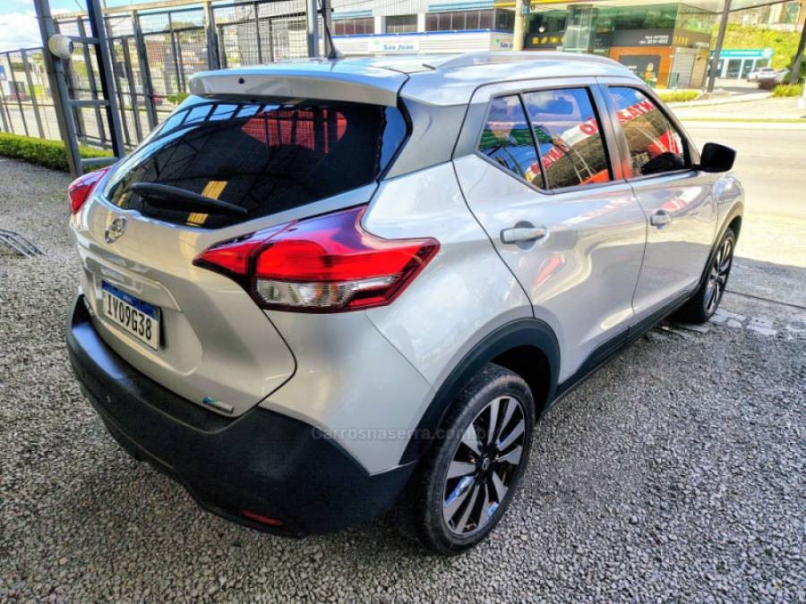 NISSAN - KICKS - 2018/2018 - Prata - R$ 77.000,00