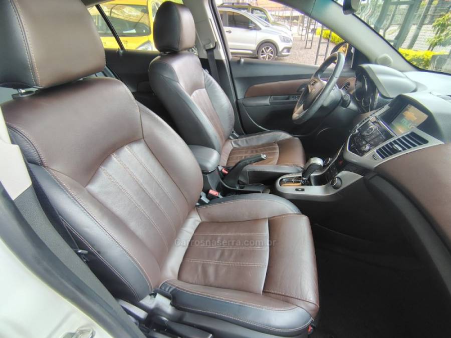 CHEVROLET - CRUZE - 2014/2015 - Branca - R$ 72.000,00