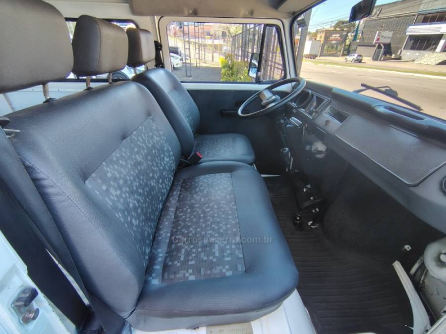 VOLKSWAGEN - KOMBI - 2013/2014 - Branca - R$ 53.000,00