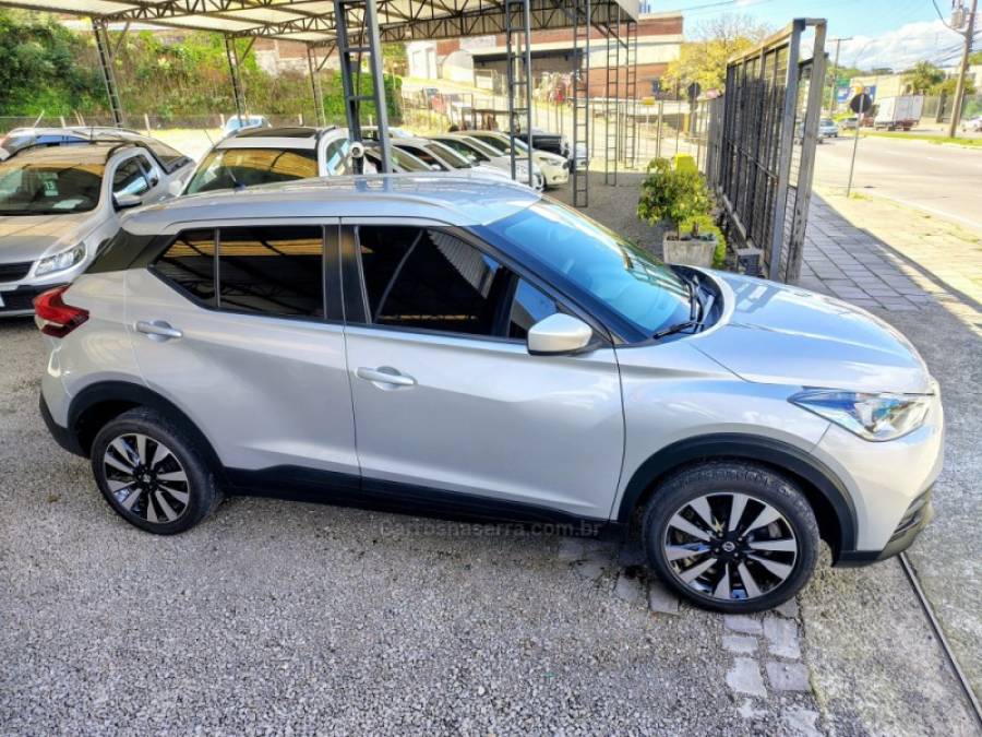 NISSAN - KICKS - 2018/2018 - Prata - R$ 77.000,00