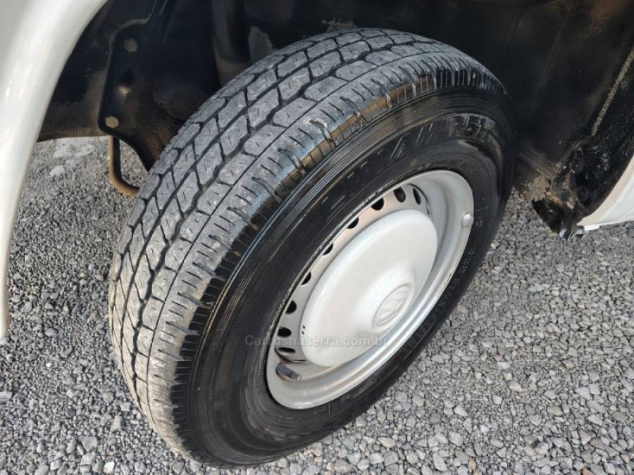 VOLKSWAGEN - KOMBI - 2013/2014 - Branca - R$ 53.000,00