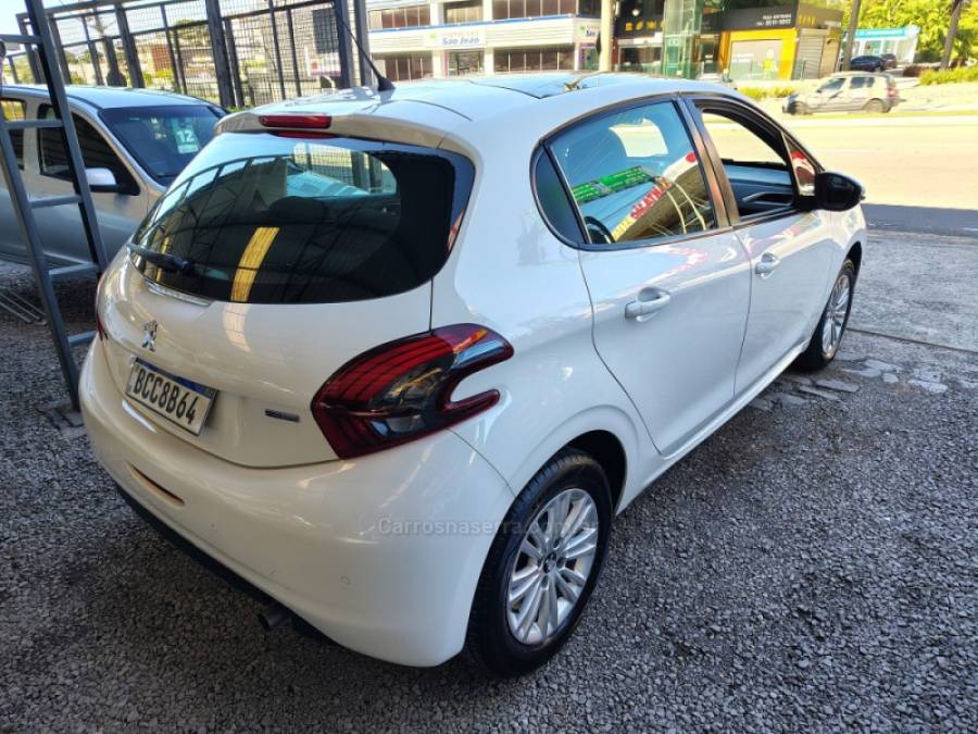 PEUGEOT - 208 - 2018/2018 - Branca - R$ 52.000,00