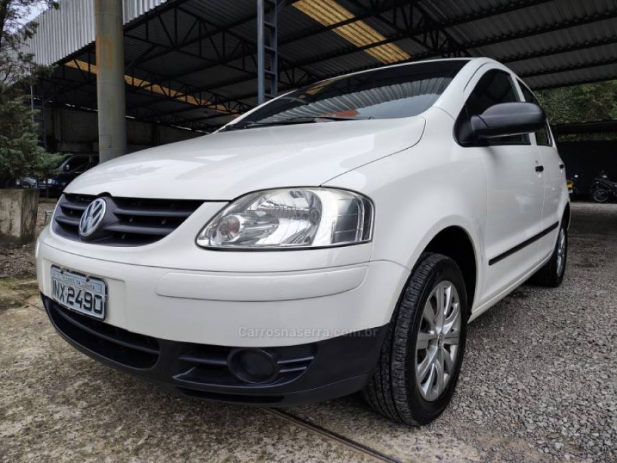 VOLKSWAGEN - FOX - 2007/2008 - Branca - R$ 24.900,00