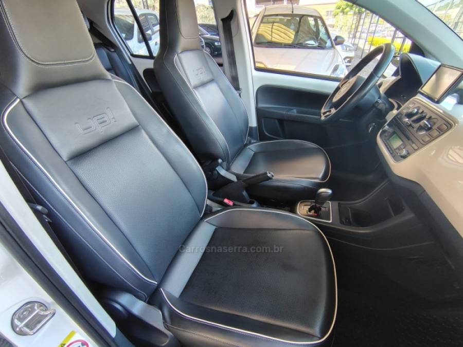 VOLKSWAGEN - UP - 2014/2015 - Branca - R$ 42.000,00