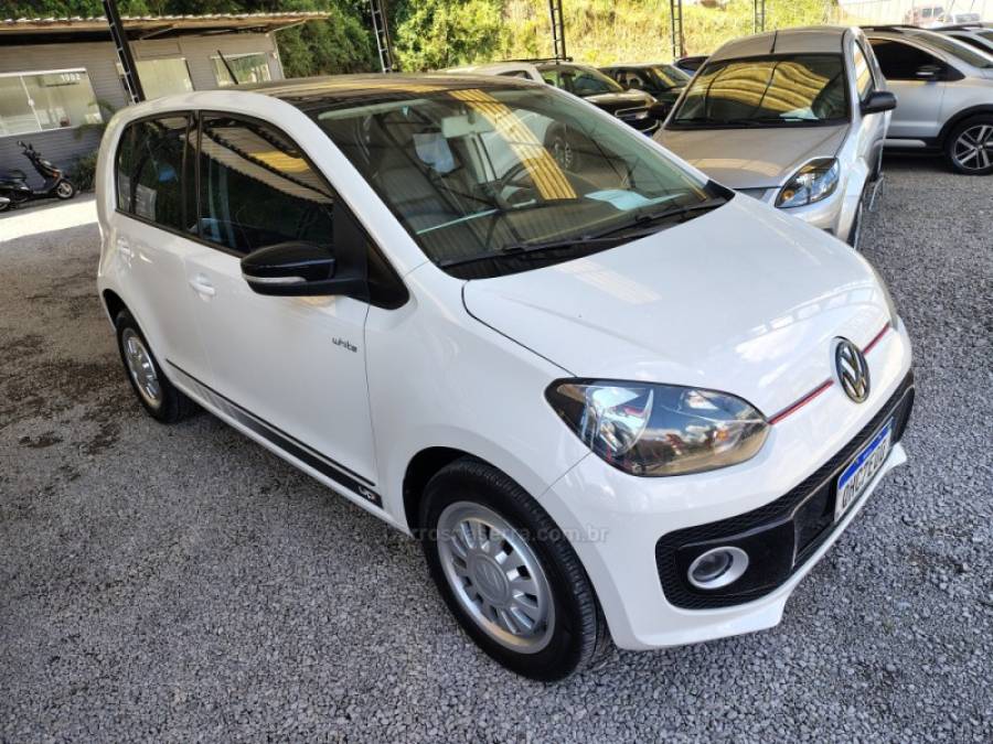 VOLKSWAGEN - UP - 2014/2015 - Branca - R$ 42.000,00