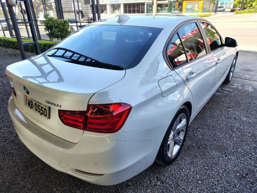 BMW - 320I - 2013/2014 - Branca - R$ 92.500,00