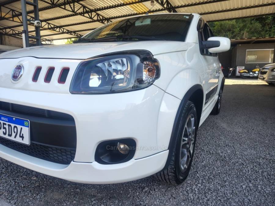 FIAT - UNO - 2013/2014 - Branca - R$ 42.900,00