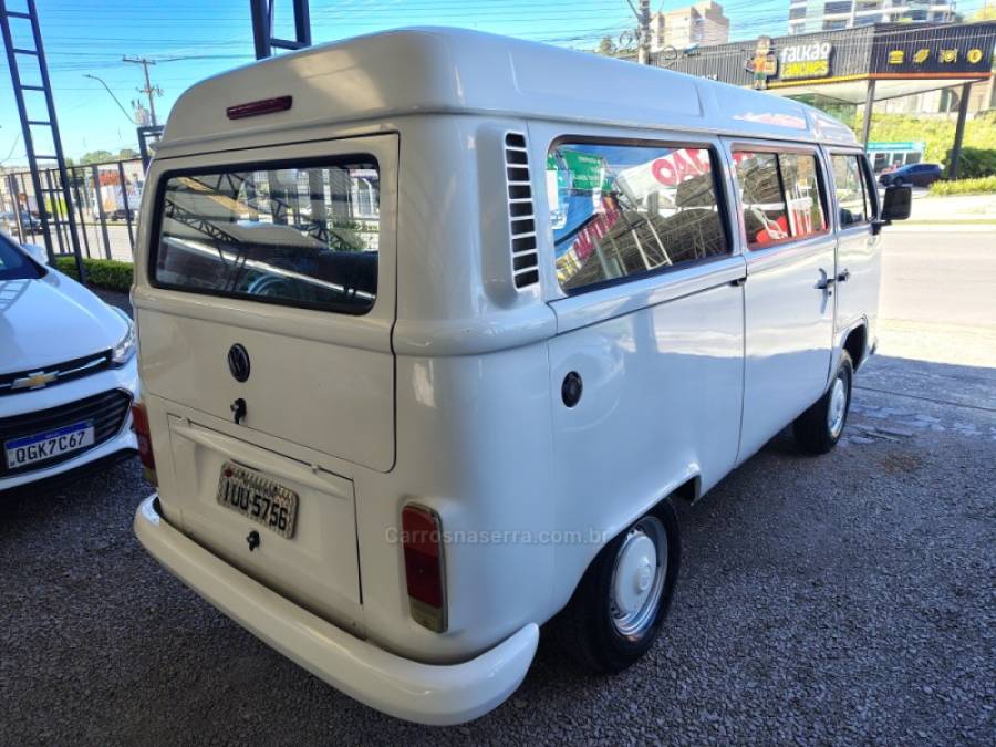 VOLKSWAGEN - KOMBI - 2013/2014 - Branca - R$ 53.000,00