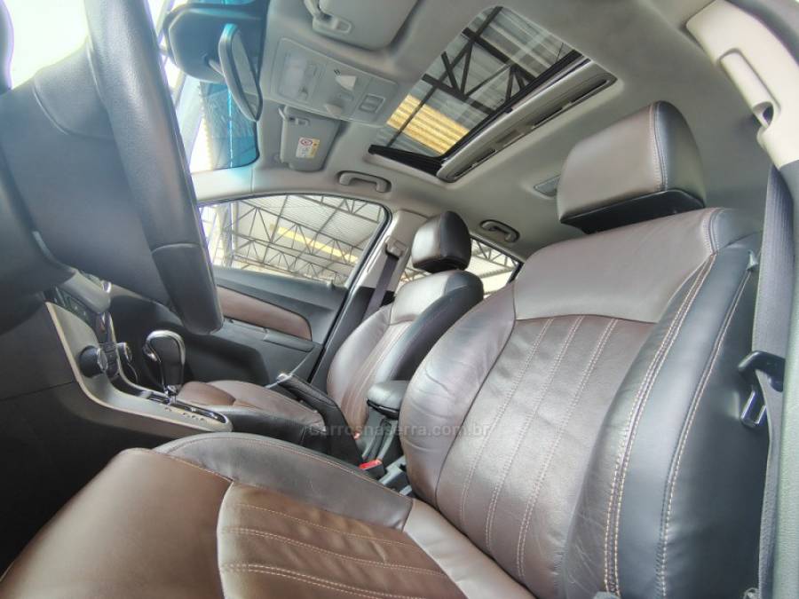 CHEVROLET - CRUZE - 2014/2015 - Branca - R$ 72.000,00