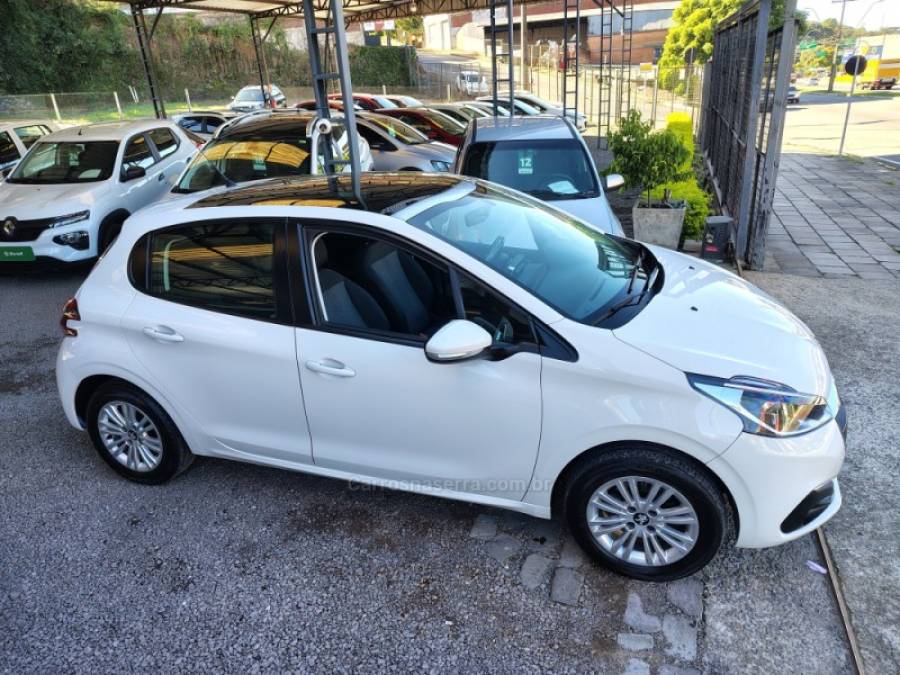 PEUGEOT - 208 - 2018/2018 - Branca - R$ 52.000,00