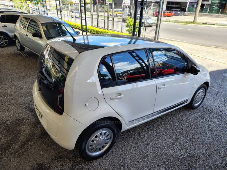 VOLKSWAGEN - UP - 2014/2015 - Branca - R$ 42.000,00
